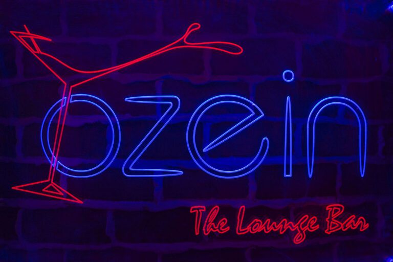 Ozein…Lounge Bar